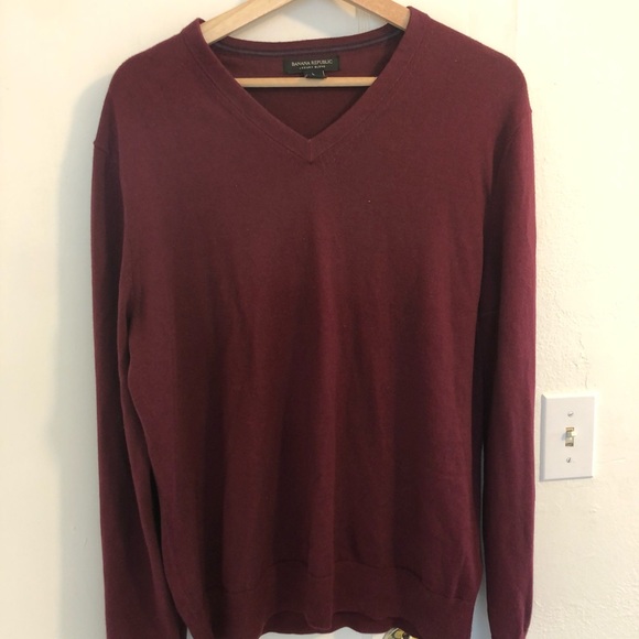 NWOT Men’s Burgundy Banana Republic Sweater - Picture 2 of 2